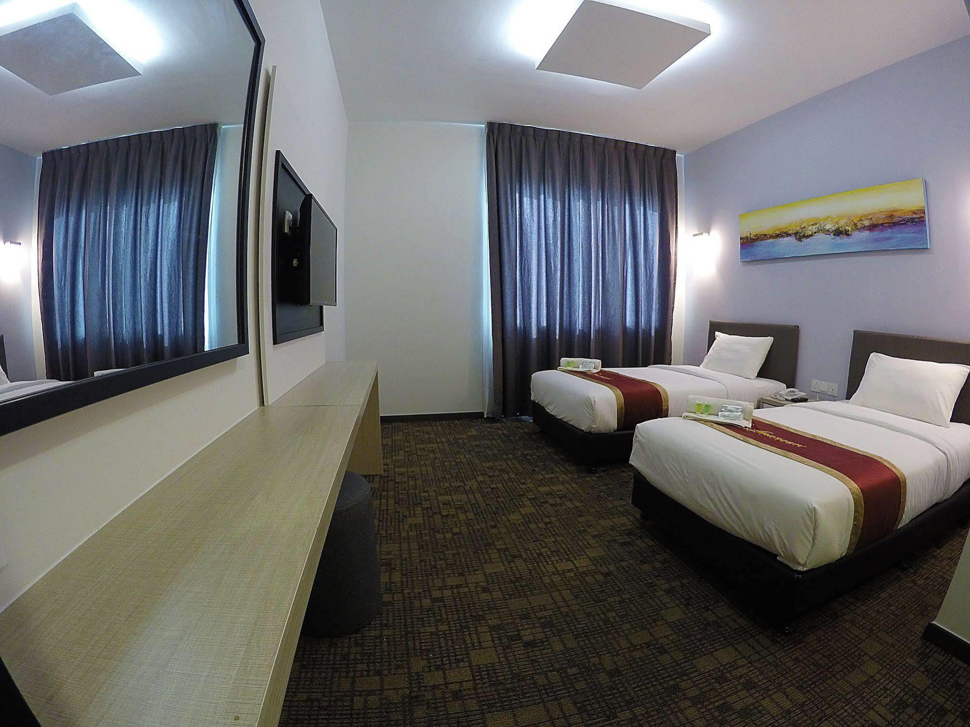 Amansari Hotel Nusajaya Nusajaya  Exterior photo